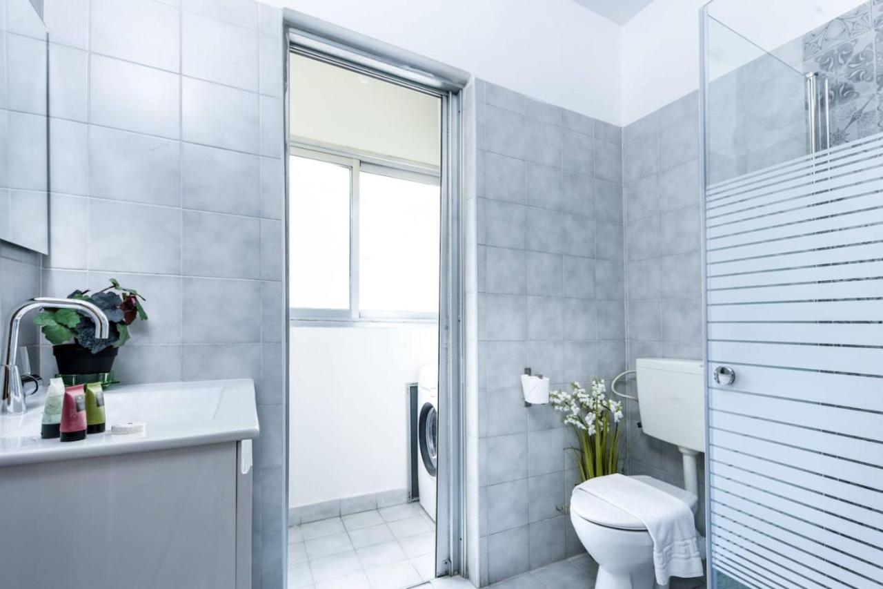 Charming 1br W Balcony In The Heart Of Tlv With Mamad By Sea N' Rent Appartement Tel-Aviv