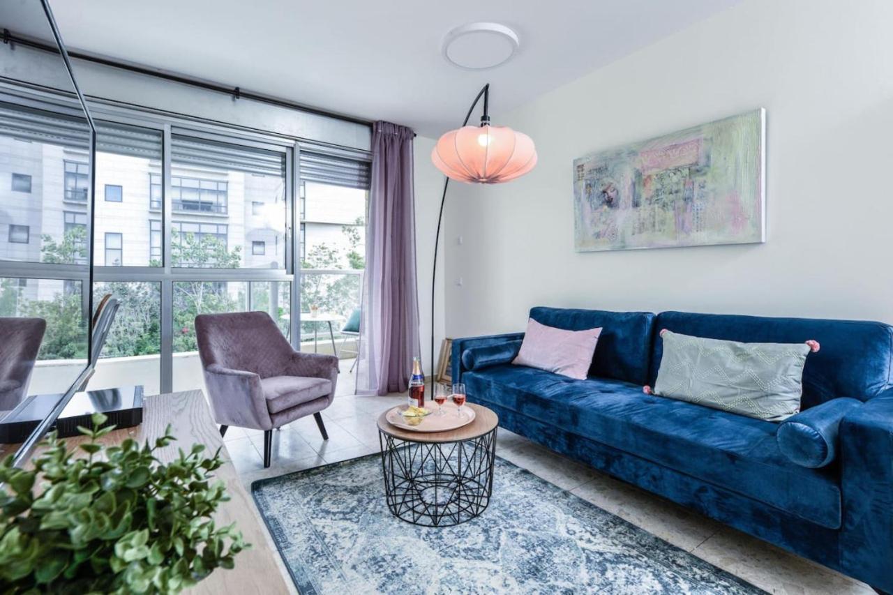 Charming 1br W Balcony In The Heart Of Tlv With Mamad By Sea N' Rent Tel-Aviv