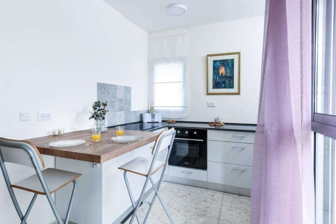 Charming 1br W Balcony In The Heart Of Tlv With Mamad By Sea N' Rent Appartement Tel-Aviv