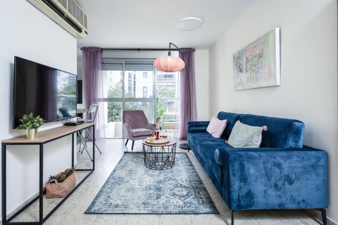 Appartement Charming 1br W Balcony In The Heart Of Tlv With Mamad By Sea N' Rent
